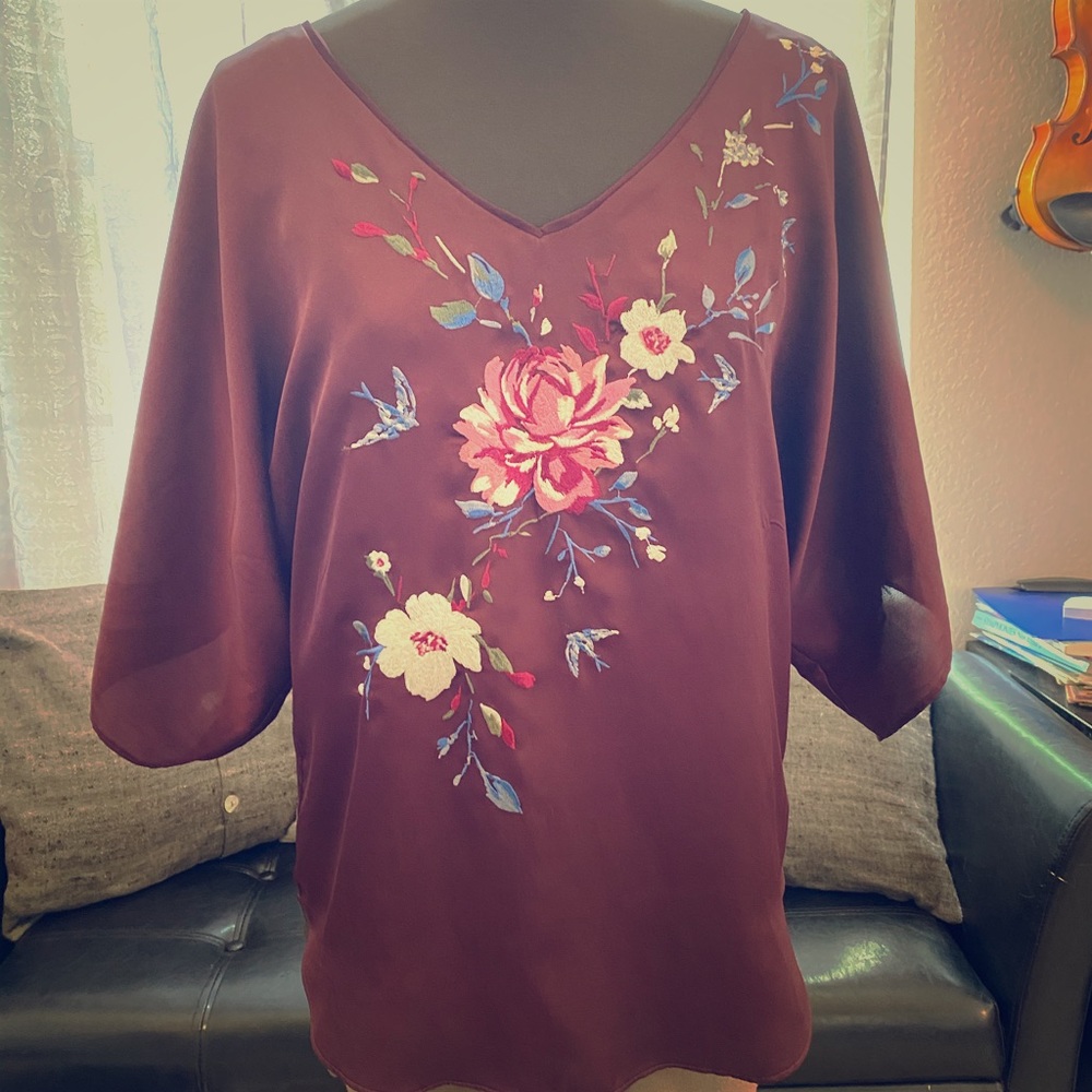 Embroidered White House Black Market Top XXS